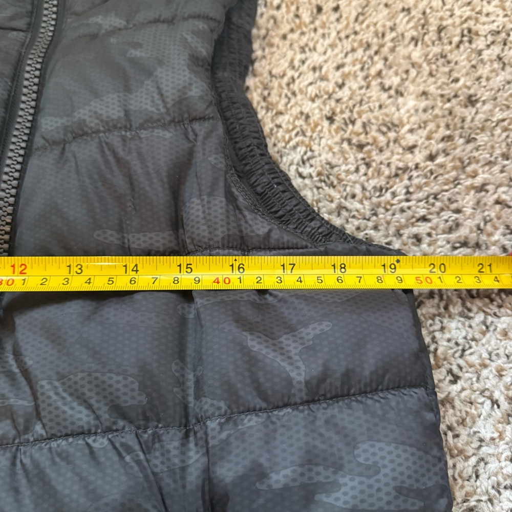 DKNY Black Quilted Lightweight Puffer Vest with High Collar Women’s Size Medium - Picture 8 of 11